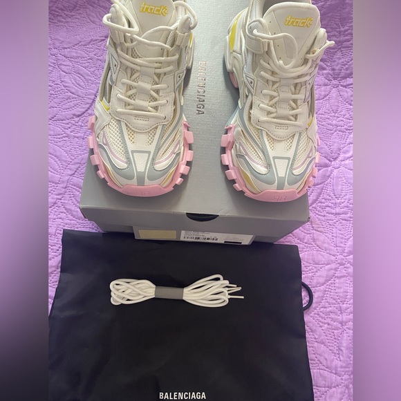 Size 39 Balenciaga trainers - Picture 2 of 5